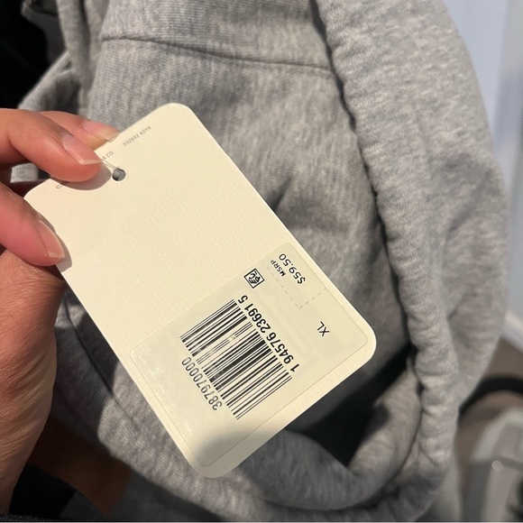 Men's Regular Fit Batwing Graphic Logo Hoodie - Picture 4 of 6